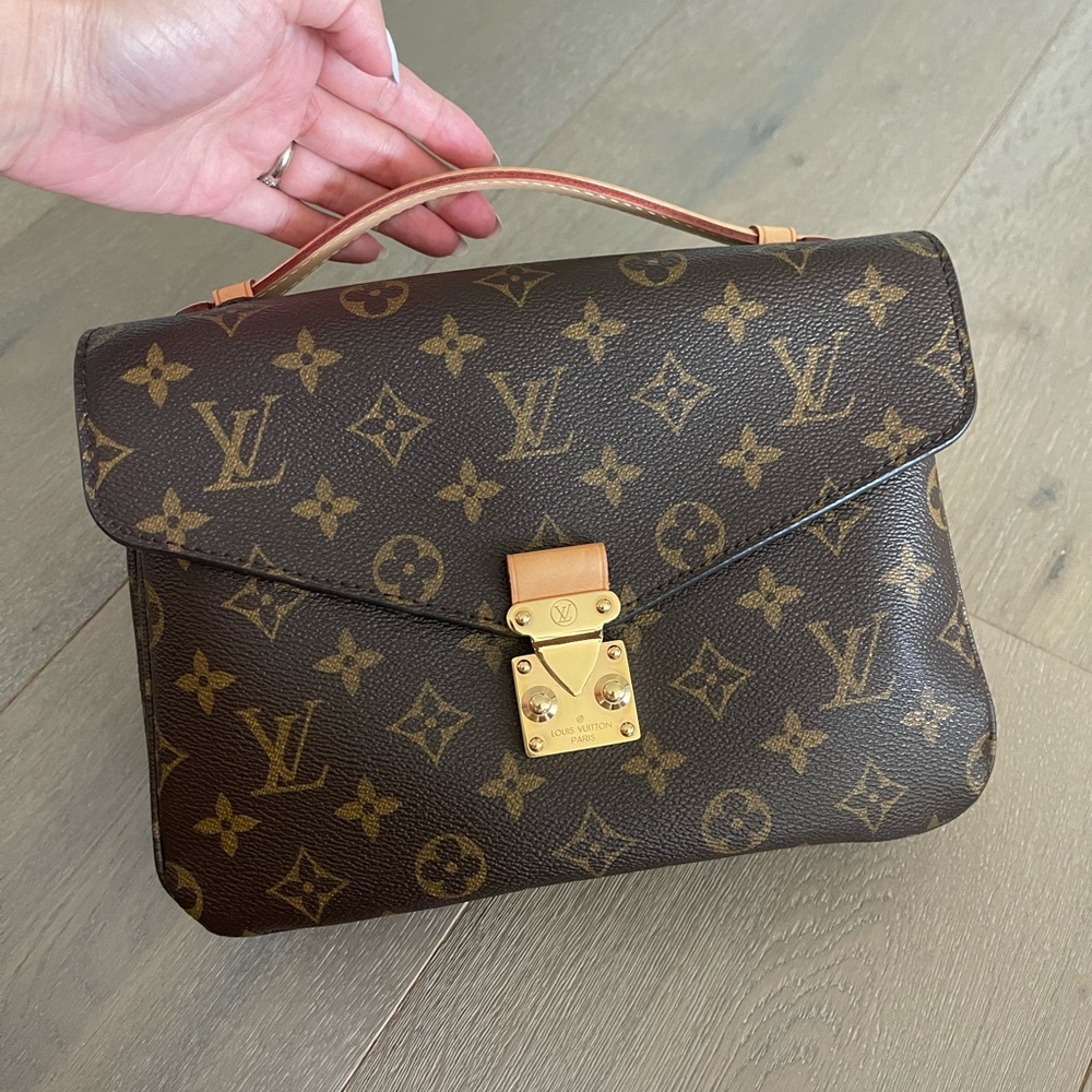Louis Vuitton Pochette Metis